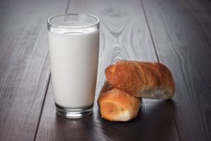 milk-eat bread 90